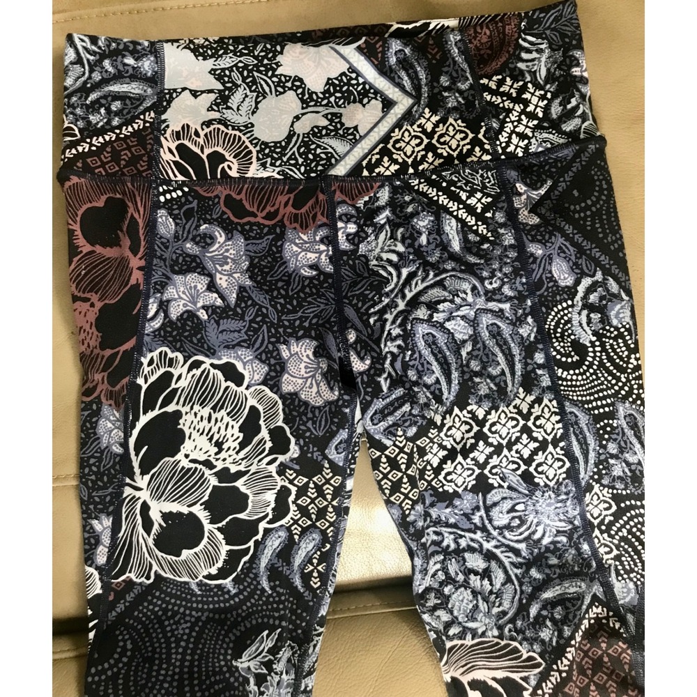 Athleta‎ Floral Patchwork High Rise Leggings Navy Burgundy Mixed Print Medium - Picture 3 of 7